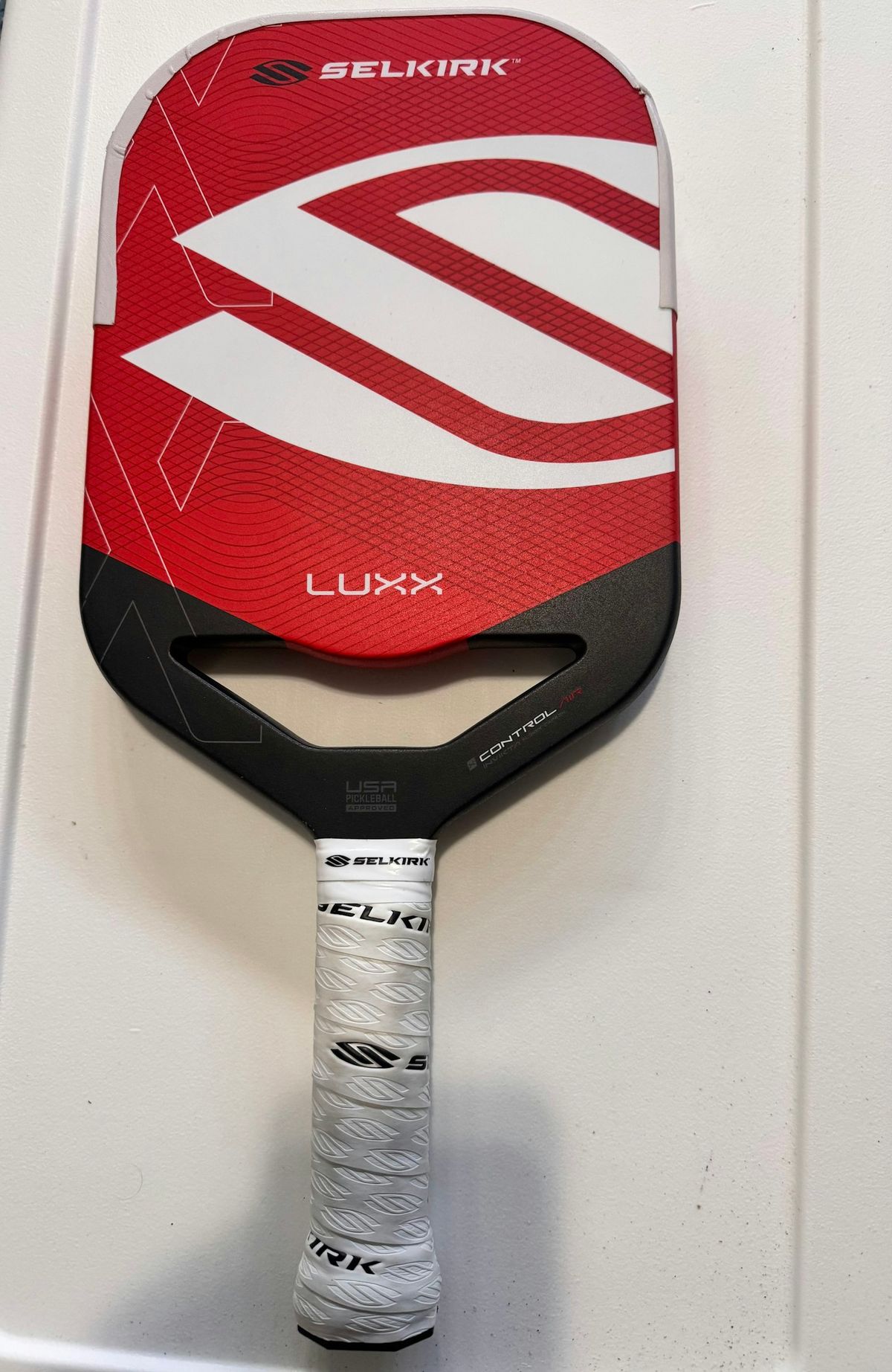 Selkirk LUXX Control Air with InfiniGrit - Invikta