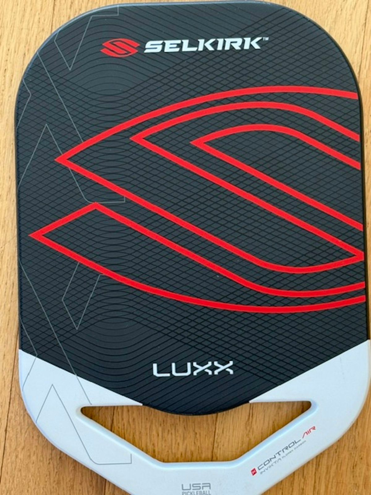 Selkirk LUXX Control Air with InfiniGrit - Invikta